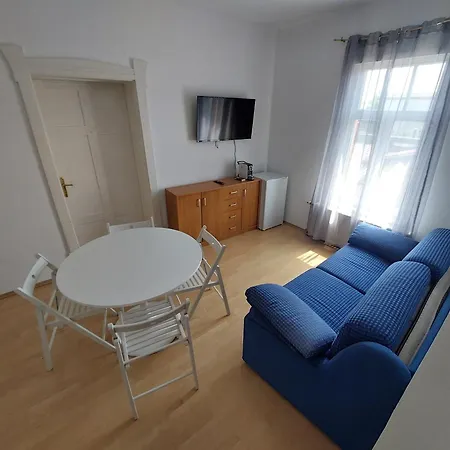 Rose House - Greenline *