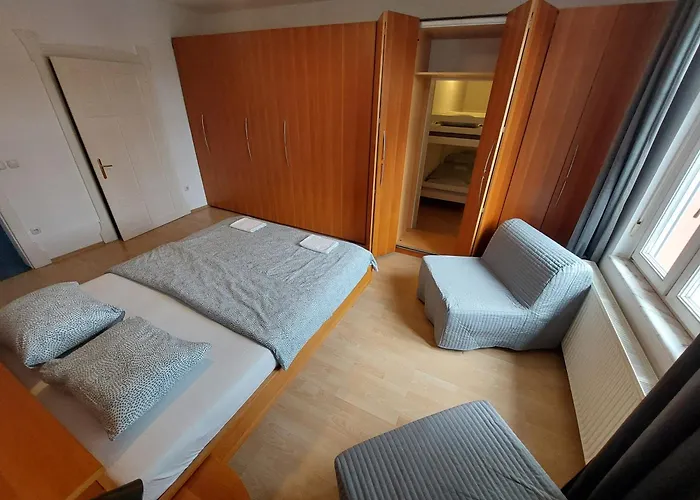 Rose House - Greenline *