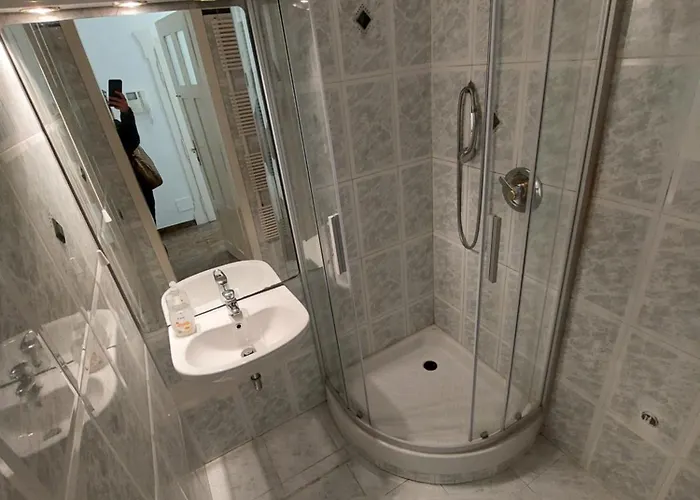 Guest house Rose House - Greenline Ljubljana