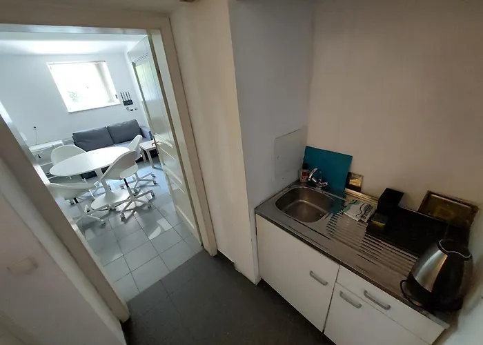 Rose House - Greenline